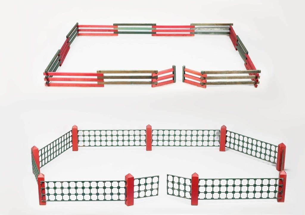 2 VINTAGE CHRISTMAS TREE FENCES2