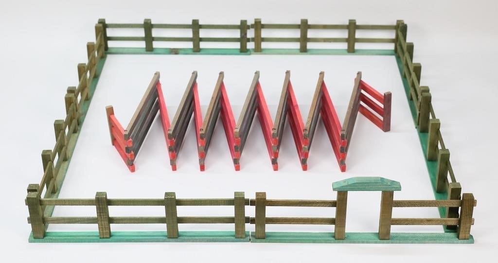 2 VINTAGE CHRISTMAS TREE FENCES2