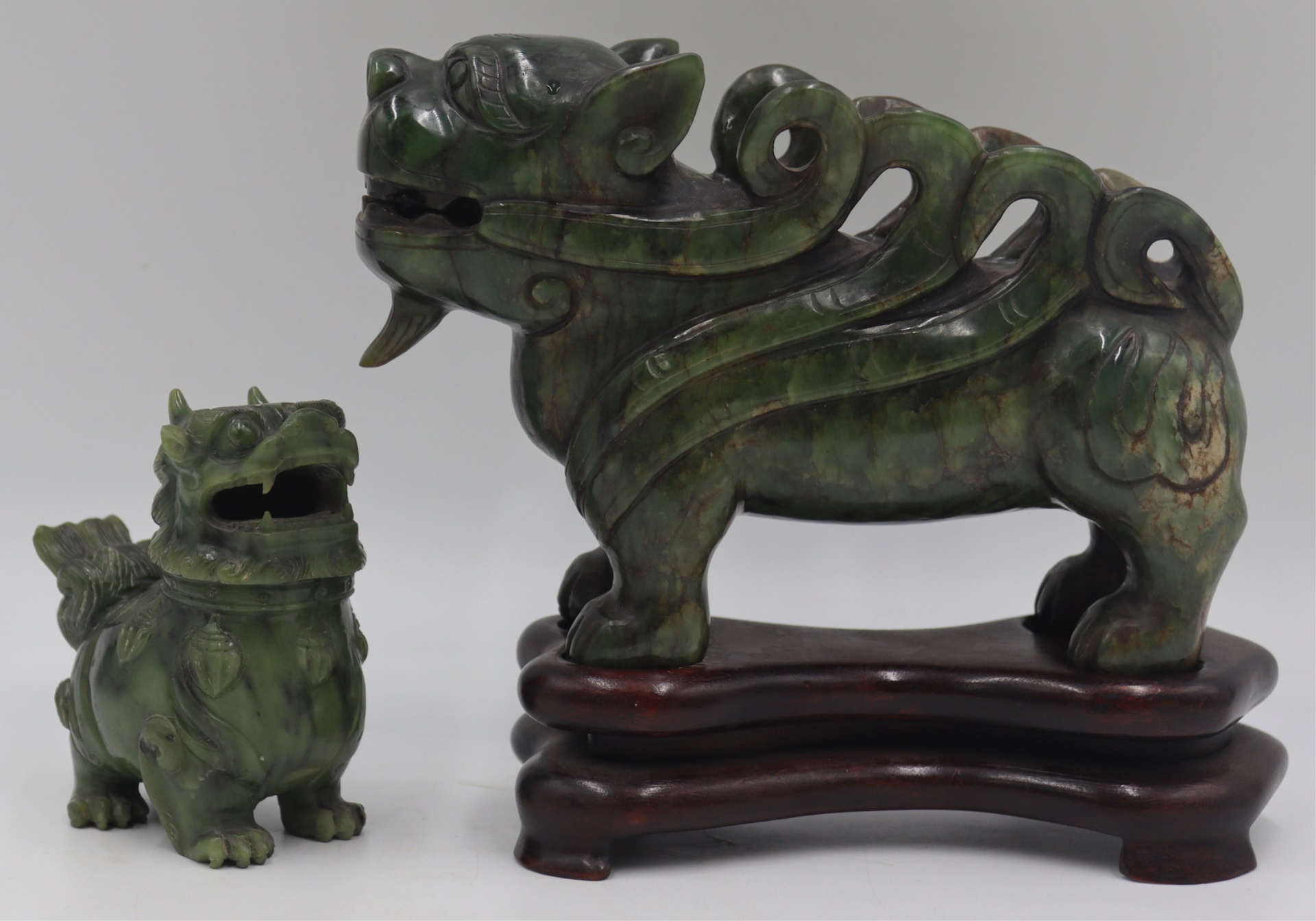 2 VINTAGE & FINELY EXECUTED JADE