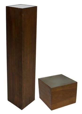 (2) VINTAGE LIGHTED PEDESTAL