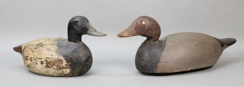 2 WOOD CARVED DUCK DECOYS2 carved