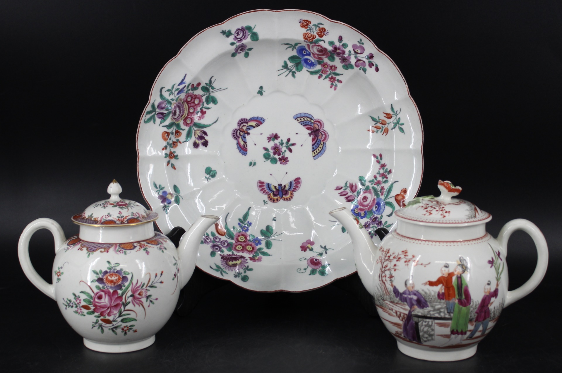 (2) WORCESTER TEA POTS & A BOWL.