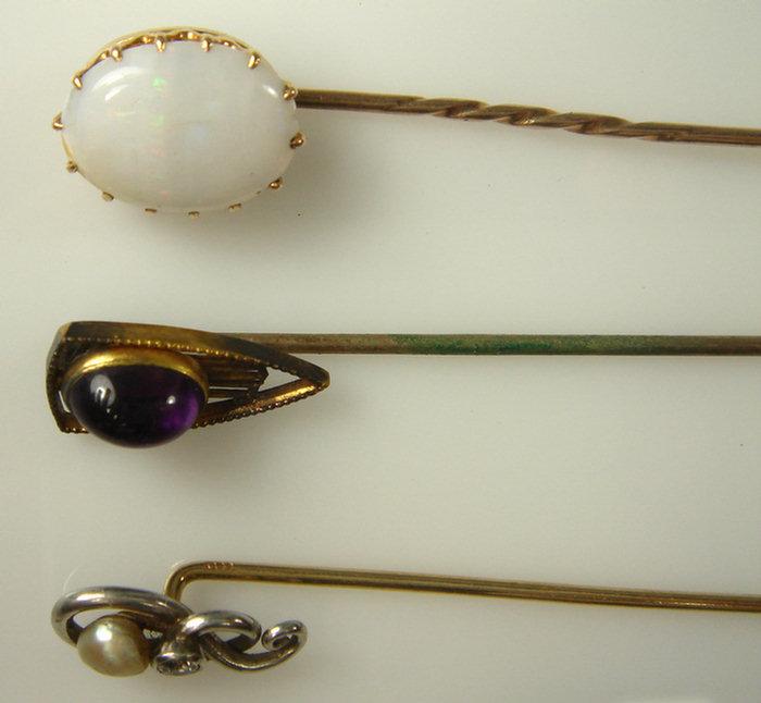 2 YG stick pins, opal, diamond