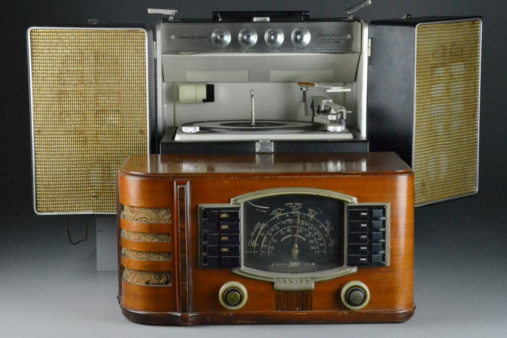 (2) Zenith Radio & GE Portable