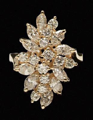 2.0 ct. diamond cluster ring, 12