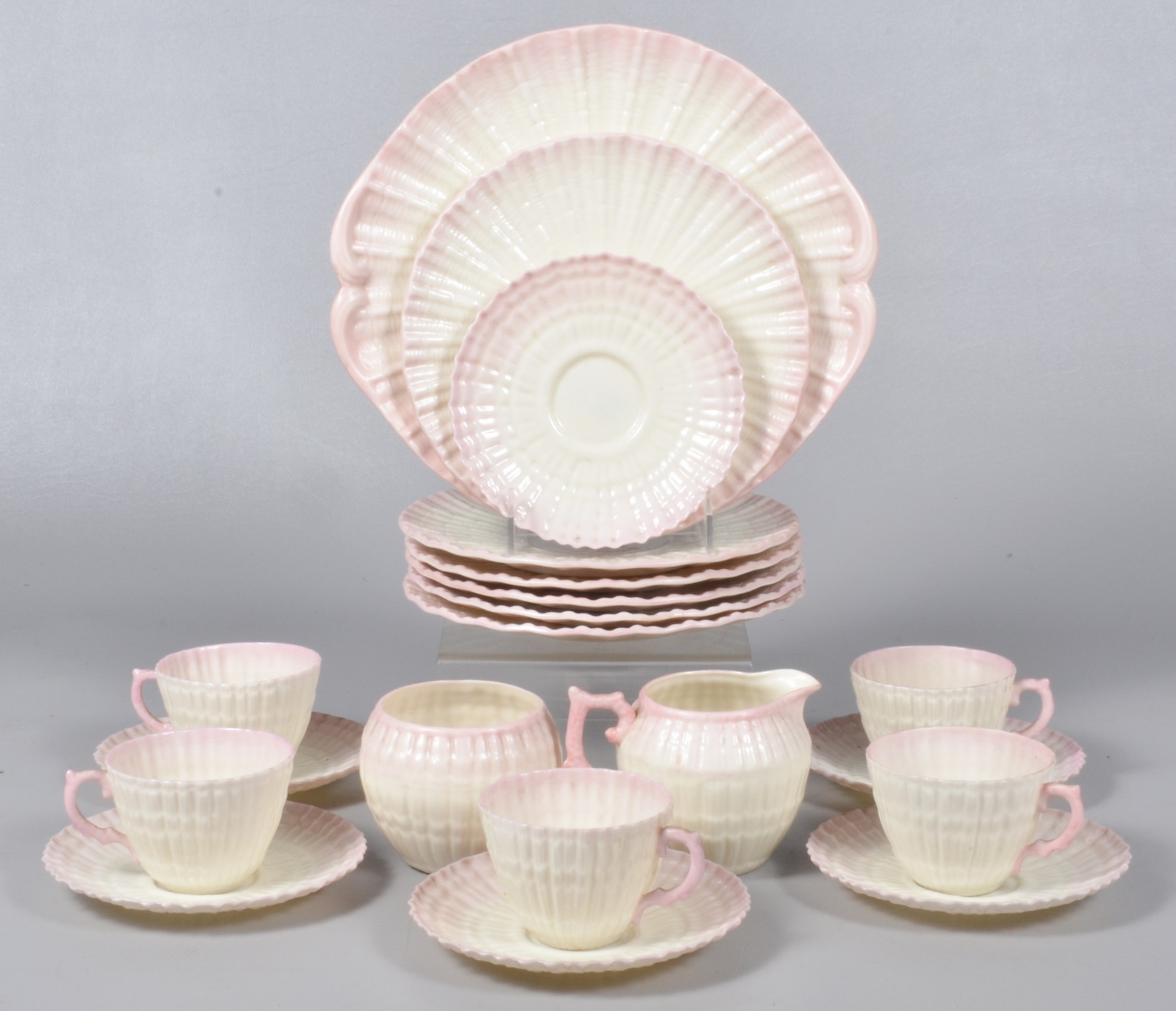 (20) Pcs Belleek Limpet dinnerware,