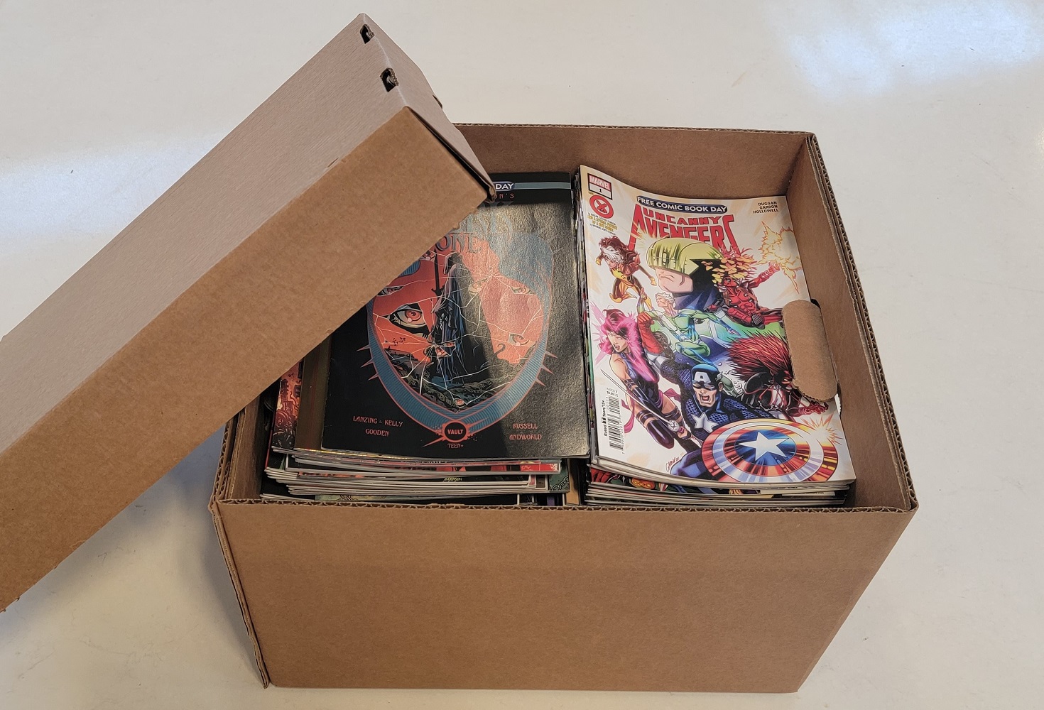 200+ BOX LOT OF CONTEMPORARY