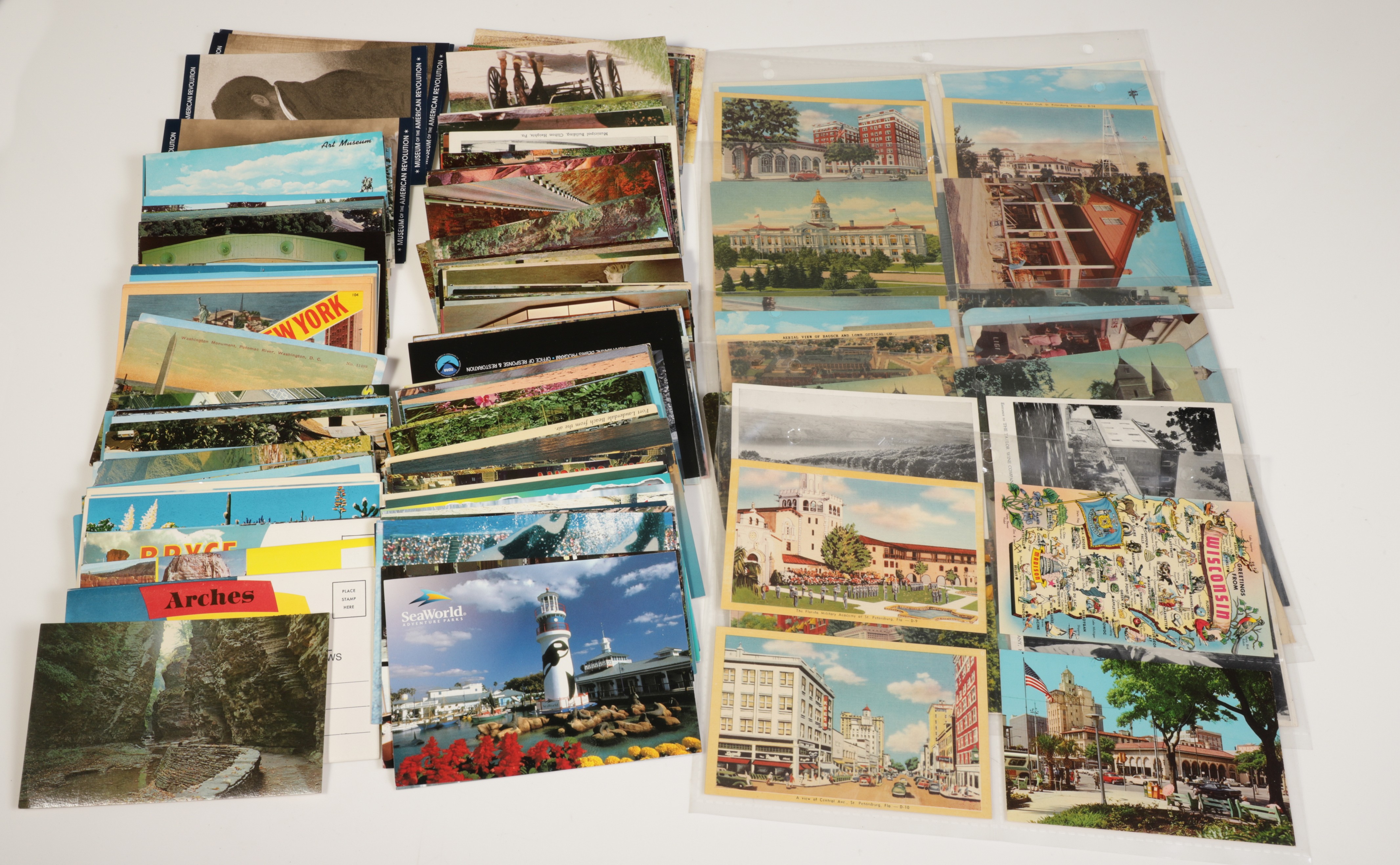 (200+/-) Miscellaneous postcards,
