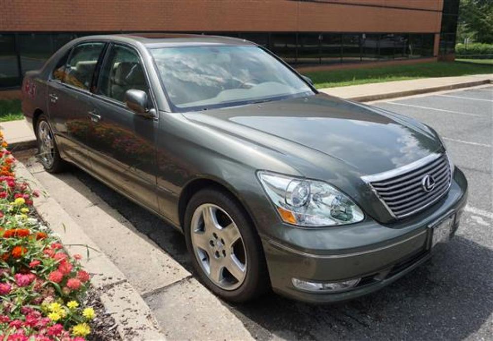 2005 LEXUS LS 430 FOUR-DOOR