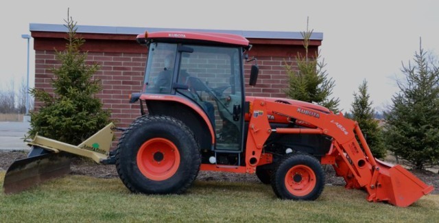2008 KUBOTA DIESEL TRACTOR &