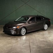 2019 TOYOTA CAMRY XLE VIN: 4T1