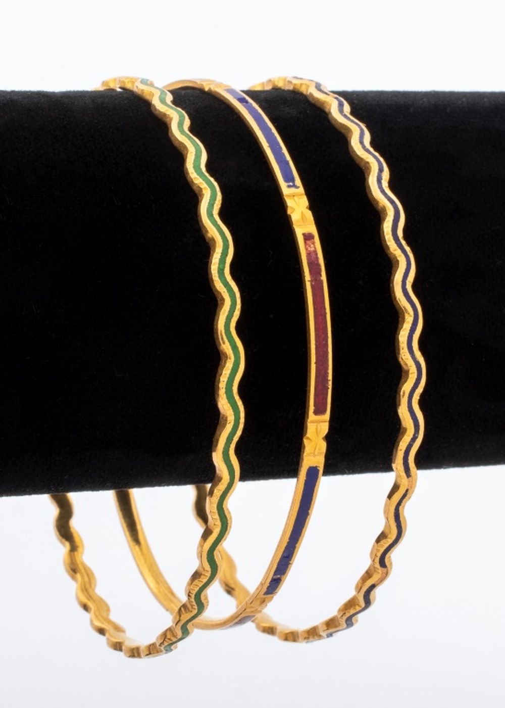 20K YELLOW GOLD ENAMEL BANGLE SET
