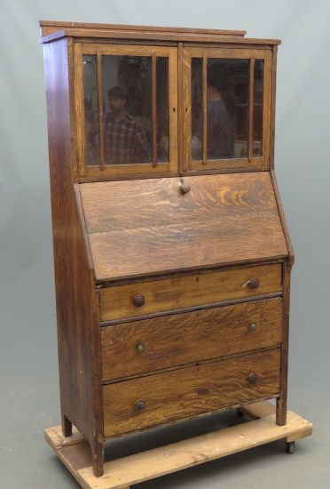 20th c. oak desk.36'' W 16'' D 68''
