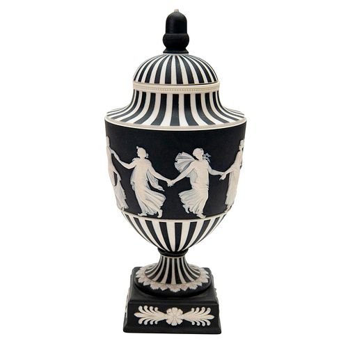 20TH C. WEDGWOOD JASPERWARE VASE