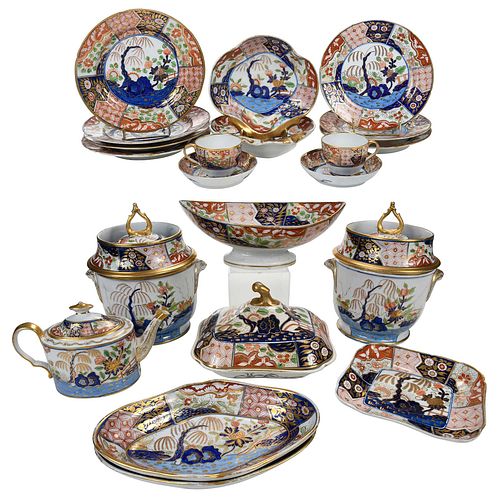 21 ASSORTED PIECES OF TABLEWARE