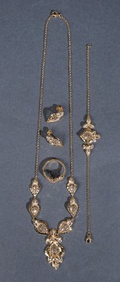 21-KARAT YELLOW-GOLD NECKLACE,