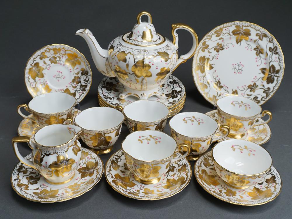 21-PIECE ROYAL CHELSEA PINK BERRY