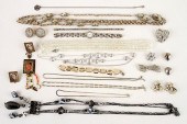 21 PIECES OF COSTUME JEWELRY R