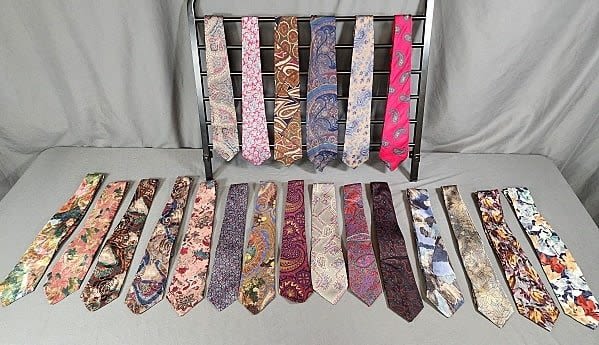 21 Vintage Mens Ties in Paisley and
