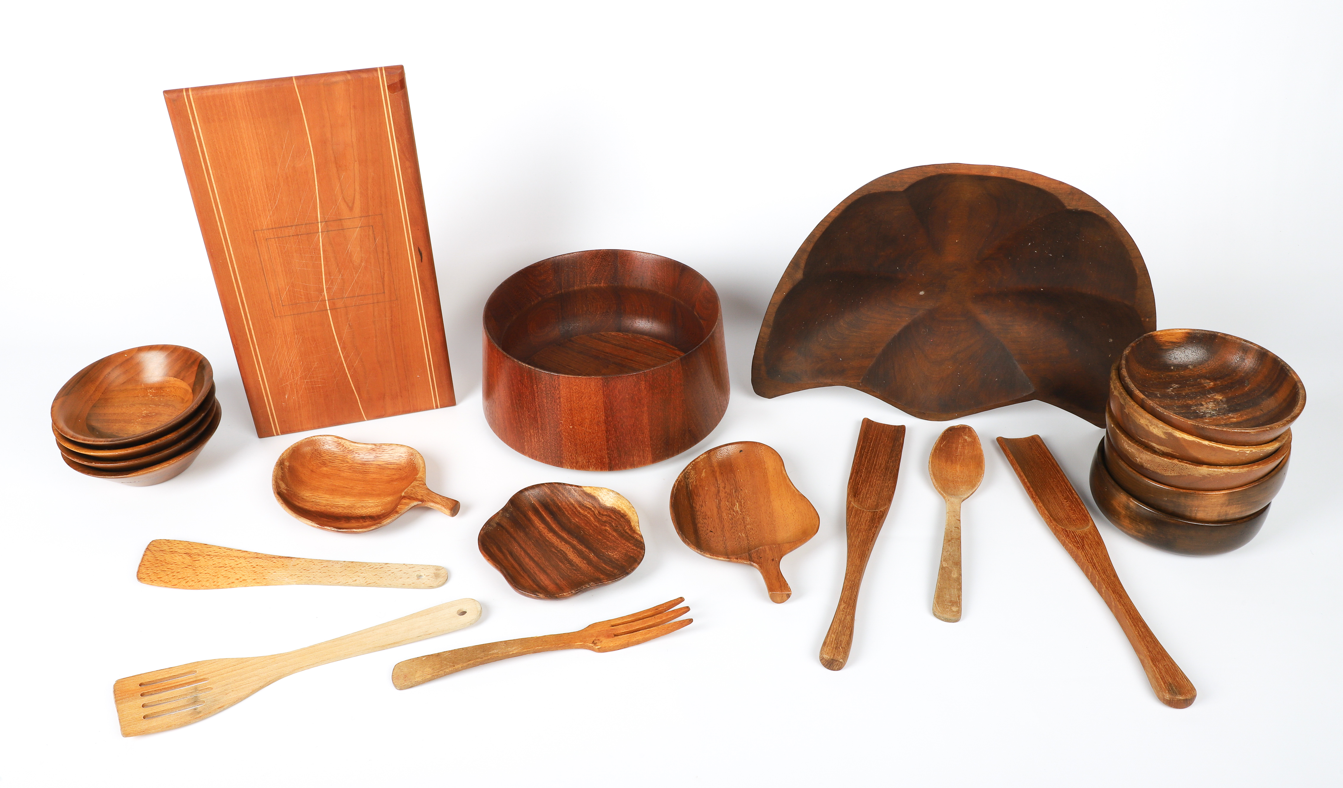 (21) Wood kitchen items, c/o