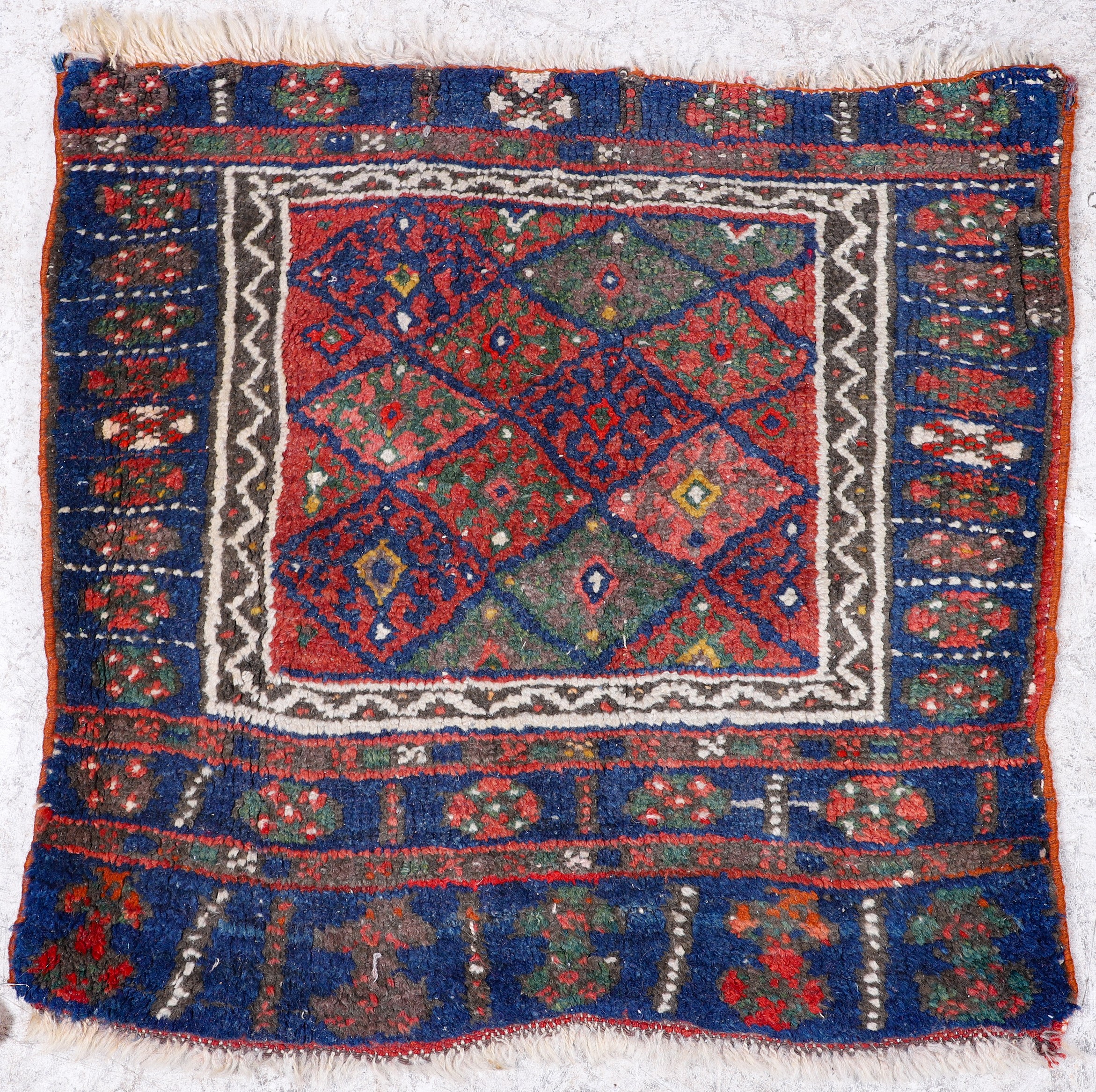 2'1" X 2'2" Jaff Kurd Bag Face