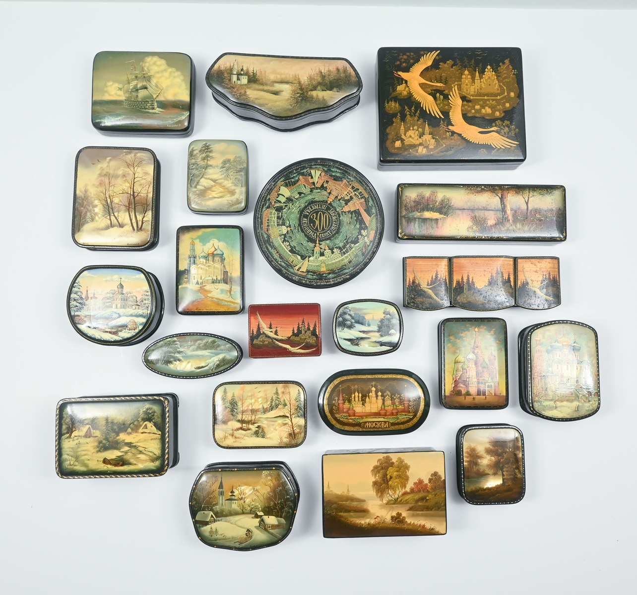 21PC. LACQUER BOX COLLECTION WITH