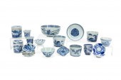 (21PCS) ASIAN BLUE AND WHITE T