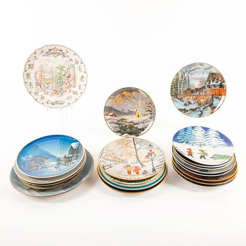 22 PORCELAIN COLLECTORS PLATES,