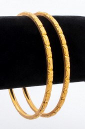 22K YELLOW GOLD BANGLE PAIR Pa