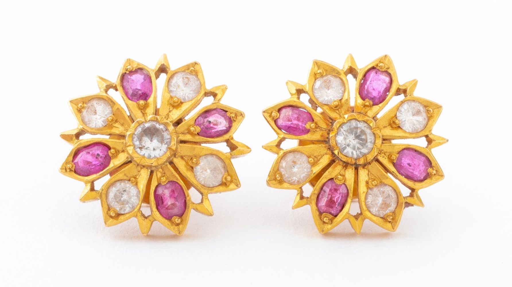 22K YELLOW GOLD FANCY SAPPHIRE