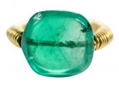 22KT. EMERALD RINGone irregula