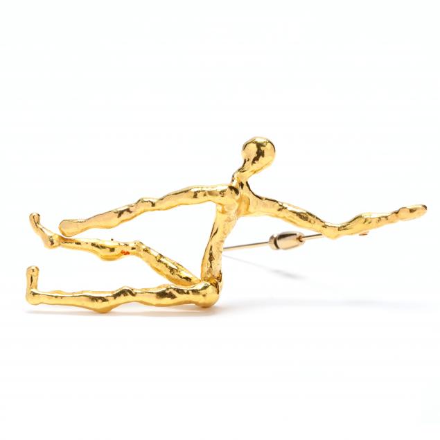 22KT GOLD SCULPTURAL BROOCH, JEAN