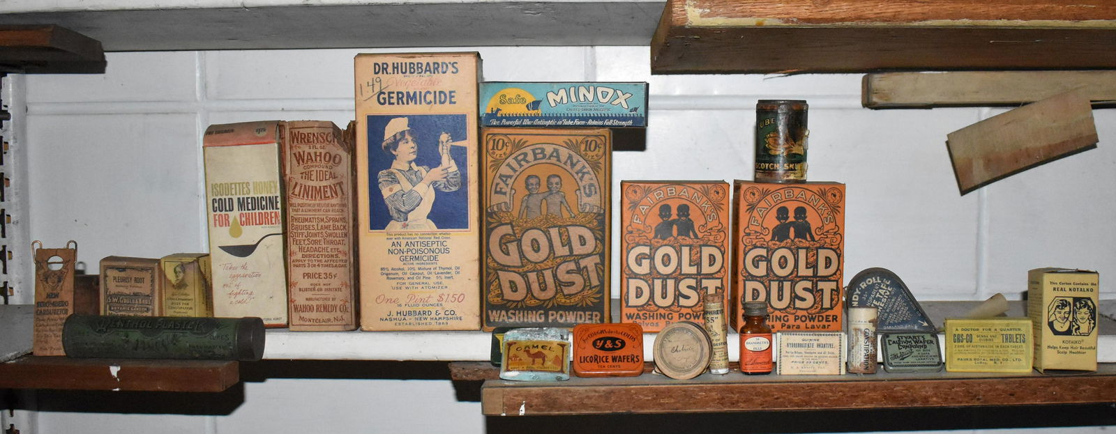23 ANTIQUE ADVERTISING BOXES AND