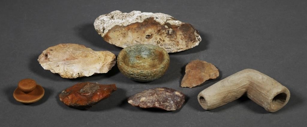 23 ARROWHEADS & STONE TOOLSOld