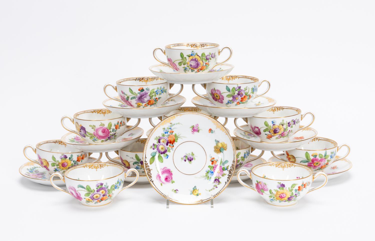 23 PC FLORAL DRESDEN FLAT