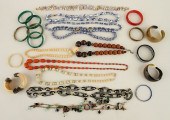 23 PIECES OF COSTUME JEWELRY B