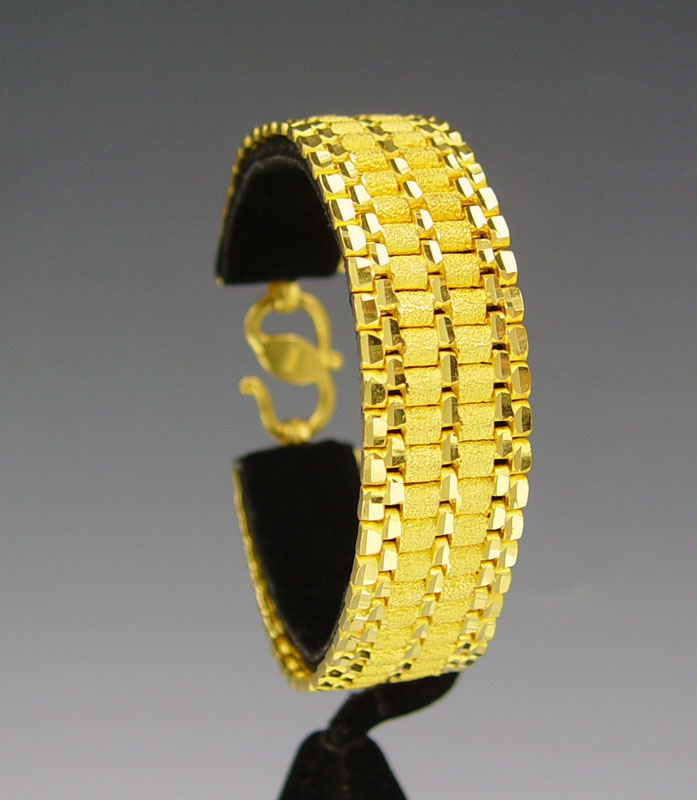 24K GOLD BRACELET: 24K yellow