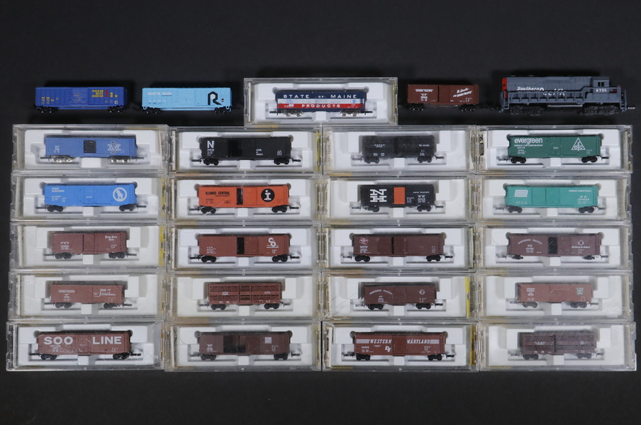 (25) MICRO-TRAINS Z SCALE MODEL