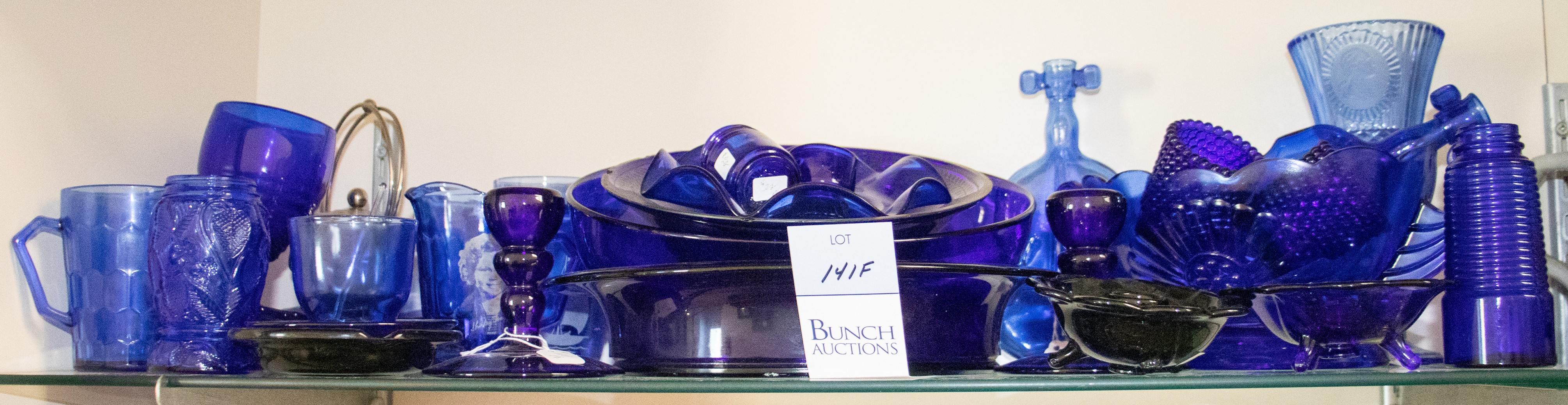 (25+) Pcs blue glassware, including