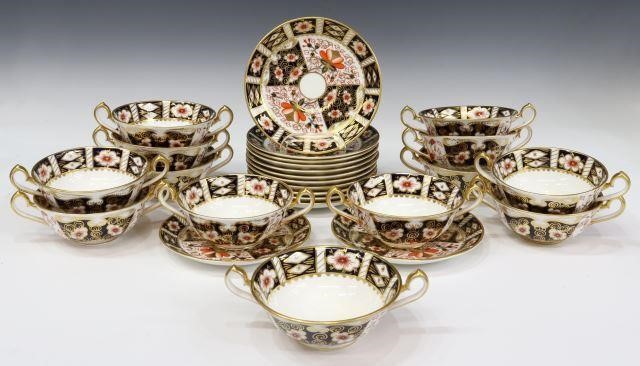 (26) CROWN DERBY TRADITIONAL