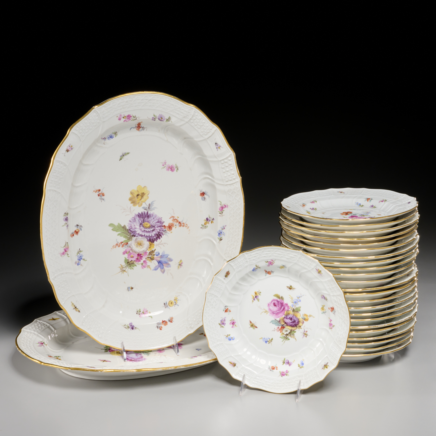 (26) PIECE MEISSEN PORCELAIN