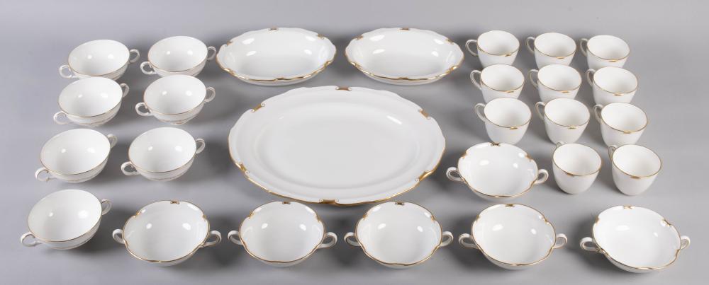 26 PIECES OF ROYAL CROWN DERBY