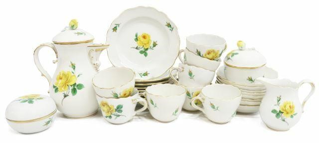 28) MEISSEN 'YELLOW ROSE' PORCELAIN