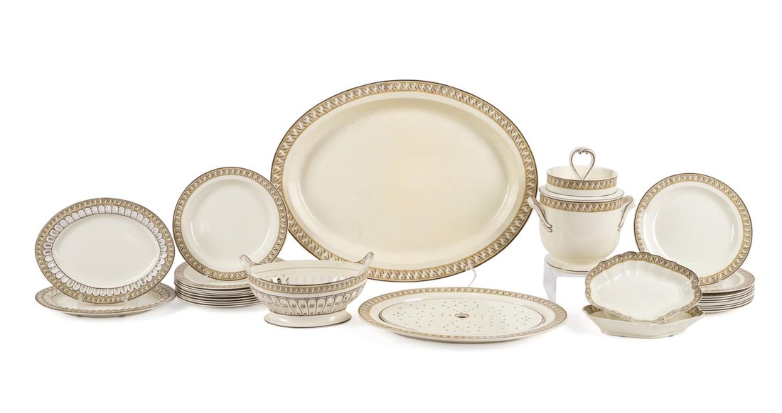 28 PIECES OF CREAMWARE
