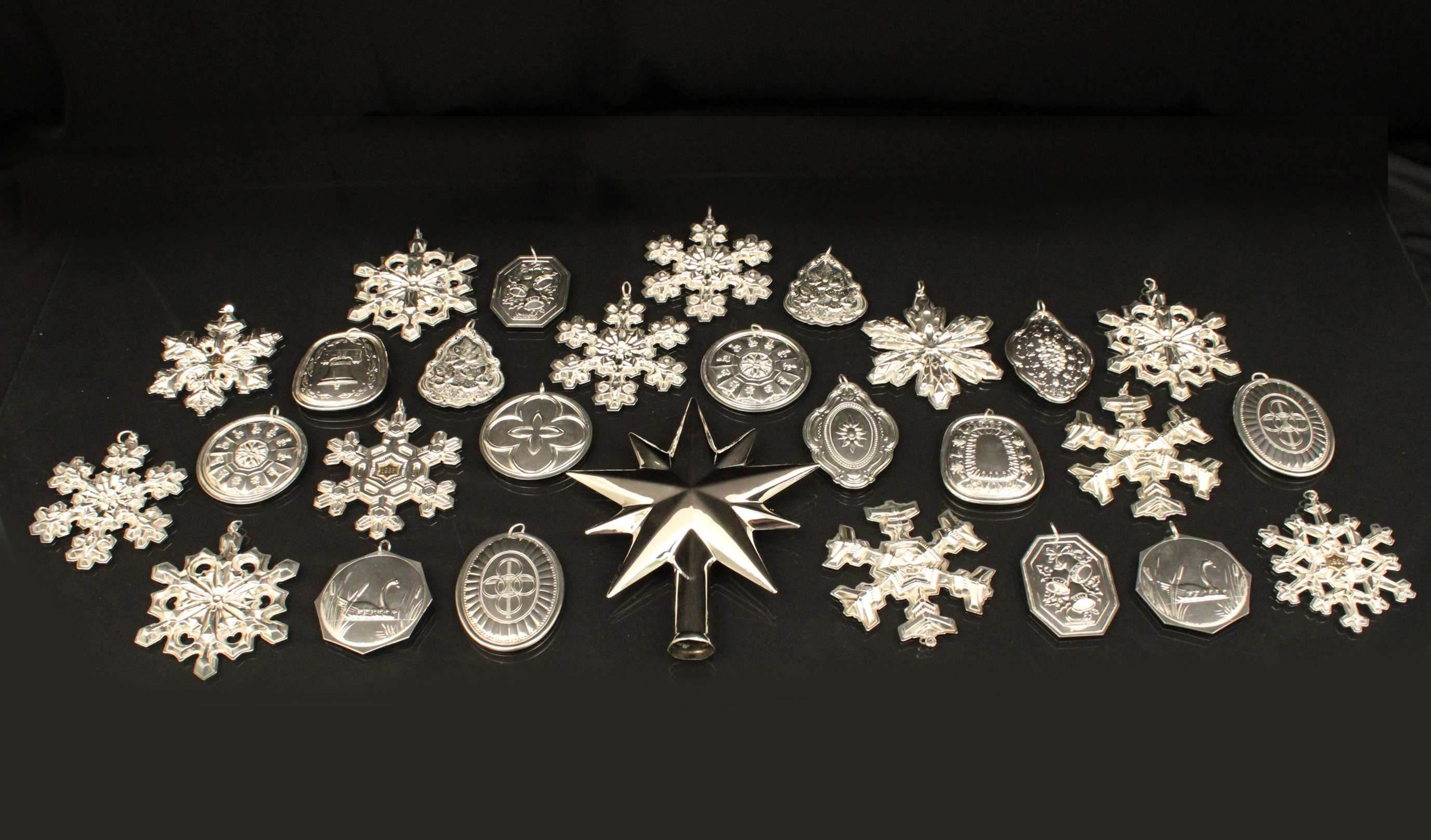 28 SILVER CHRISTMAS CHRISTMAS