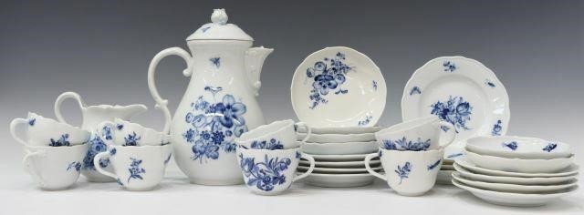 (29) MEISSEN BLUE FLOWER