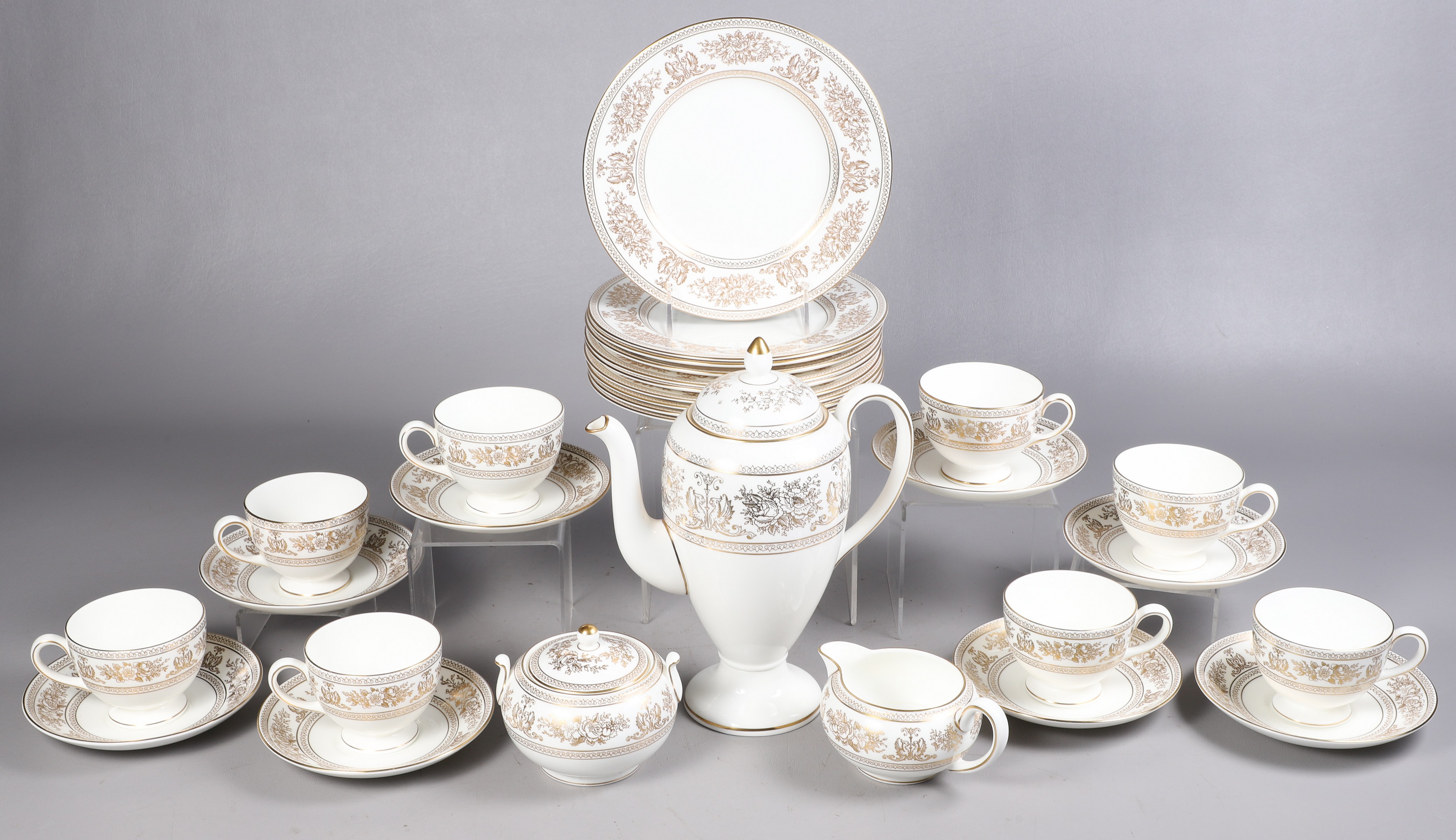 (29) Pcs Wedgwood porcelain dessert