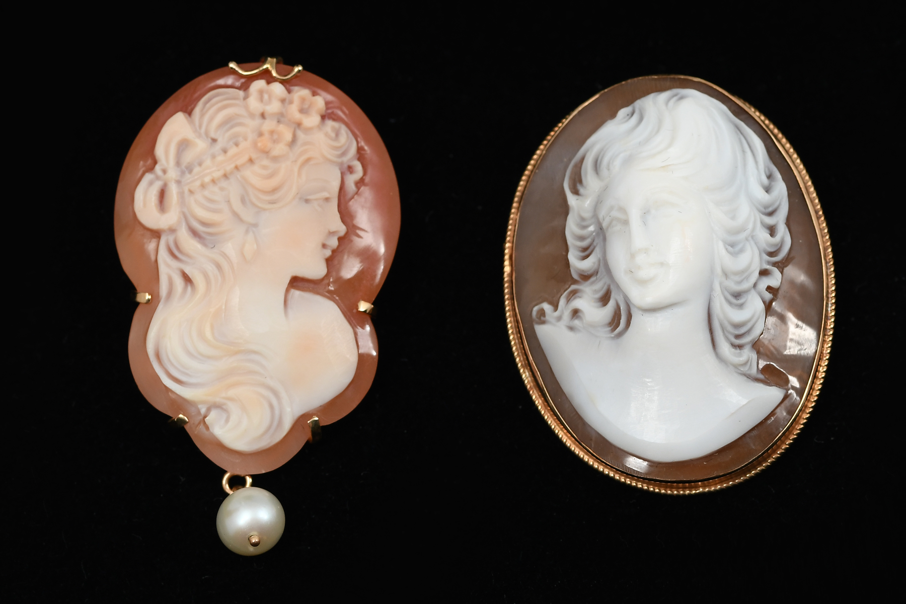 2PC 14K GOLD ITALIAN SHELL CARVED