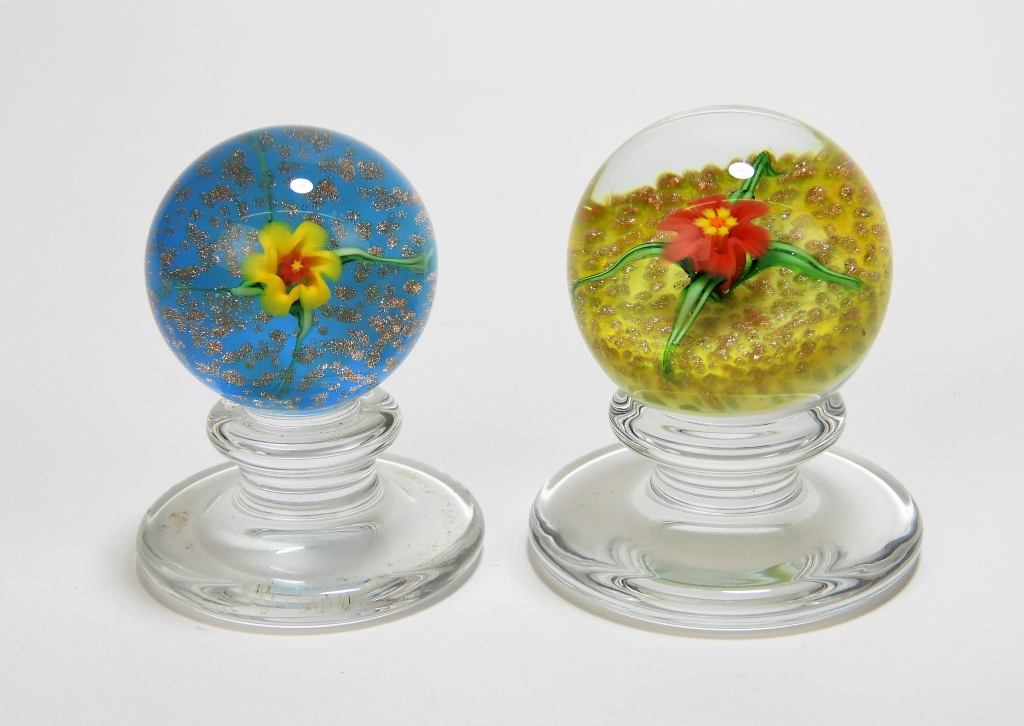 2PC CHARLES KAZIUN JR. GLASS