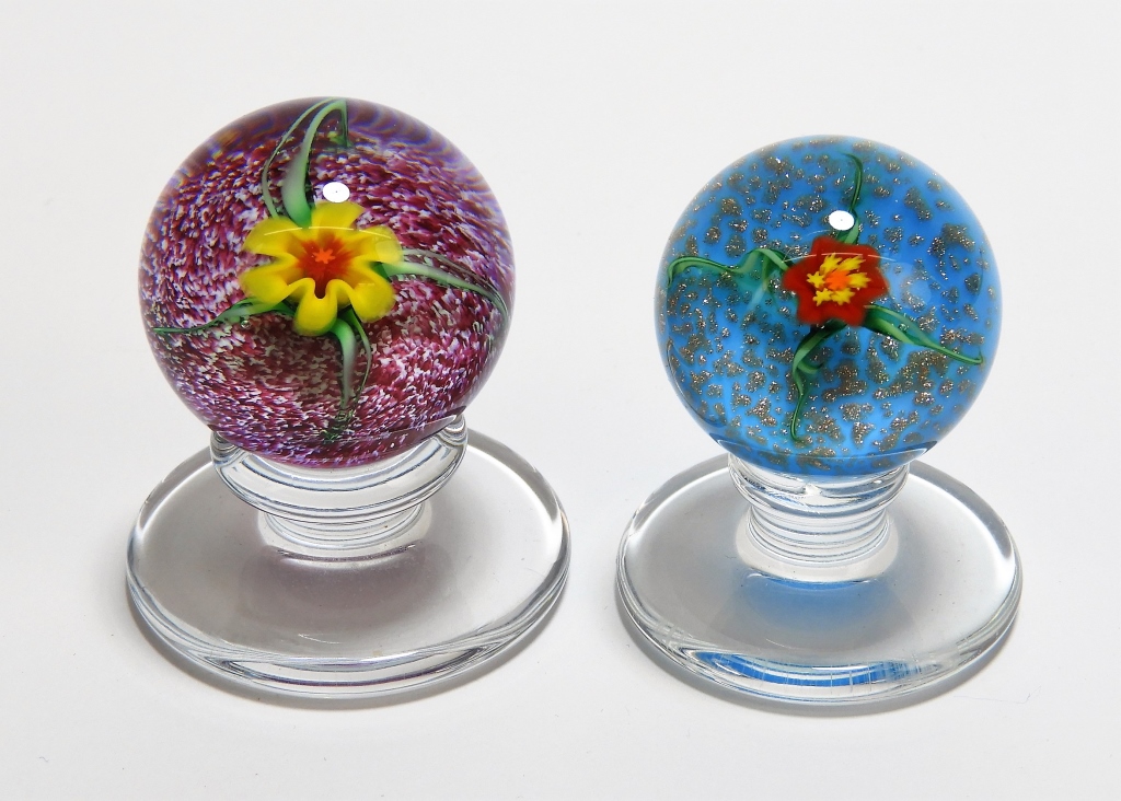 2PC CHARLES KAZIUN JR. PEDESTAL